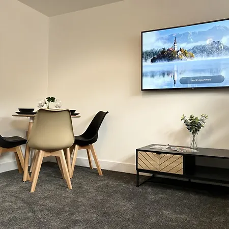 Hardy Hideaway Apartment