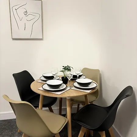 Hardy Hideaway Apartment